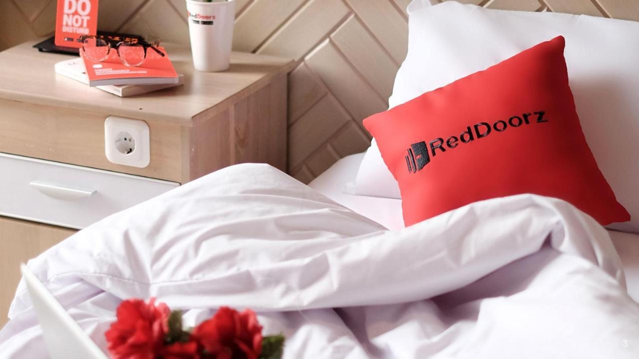 Reddoorz Bamboo Saigon Hotel Su Van Hanh Ho Chi Minh City Bagian luar foto
